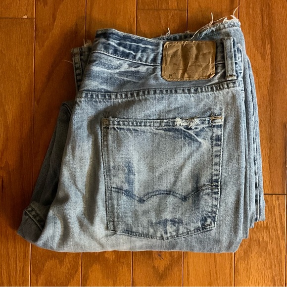 Men’s American Eagle Worn & Torn In All The Right Places Zipper 🪰 Blue Jeans! - Picture 2 of 9